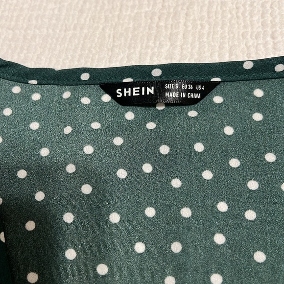 Green and while polka dot long sleeve tie front top - Picture 2 of 2